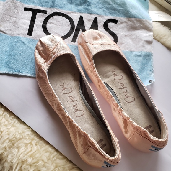 Toms Shoes - TOMS Pink Ballet Flats